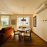 Leblon 2-Quartos 450 M Da Praia - Besthostrio